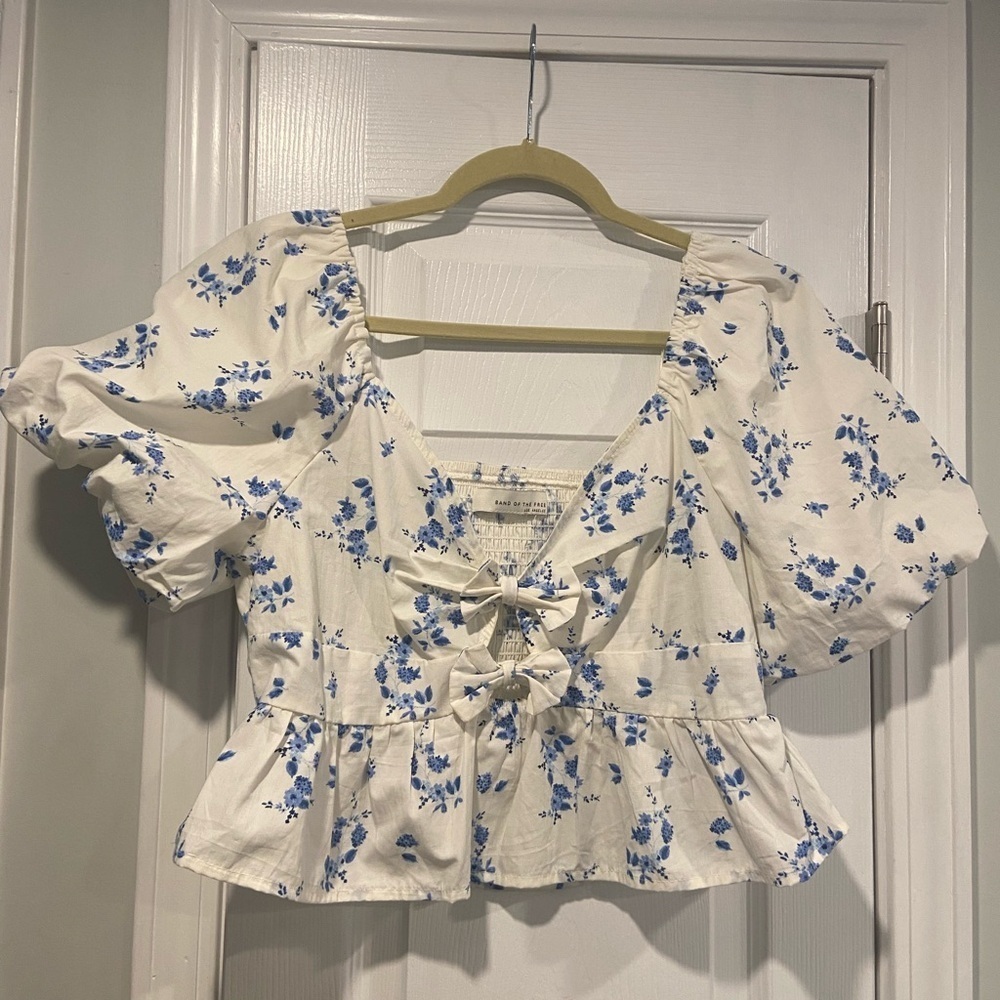 Floral Tie-Front Crop Top in White with Blue Print